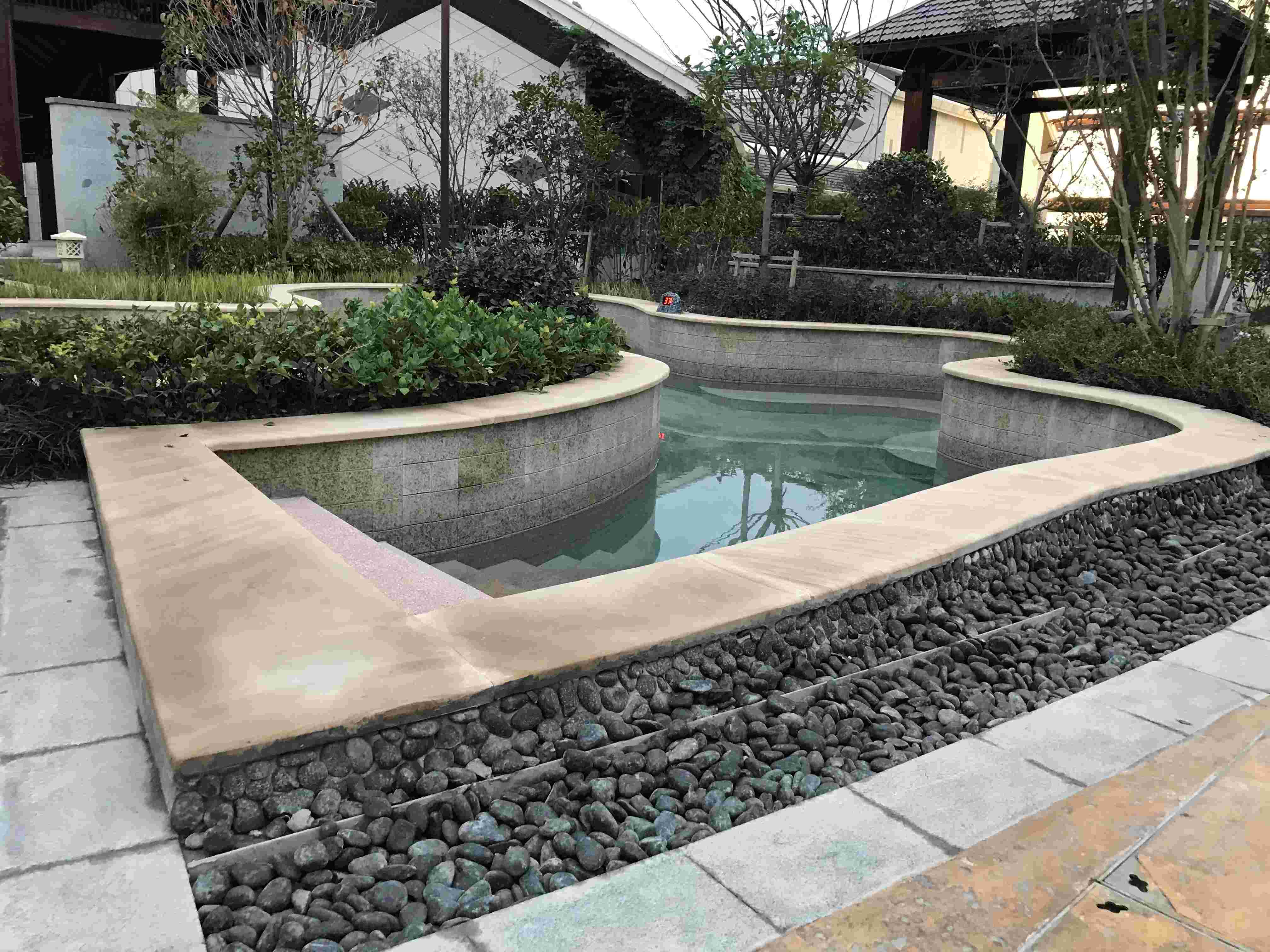 8室外温泉泡池8 (2).jpg